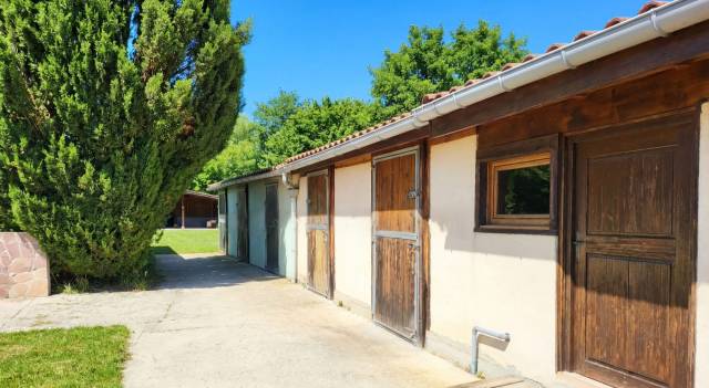Propriet&agrave; equestre In vendita Ain