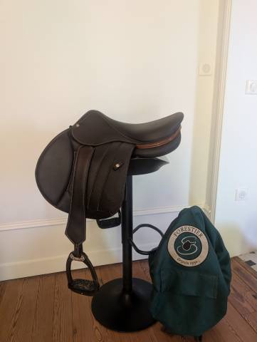 Sella da salto ostacoli Forestier  17.5" - 2025