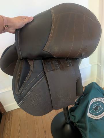 Sella da salto ostacoli Forestier  17.5" - 2025