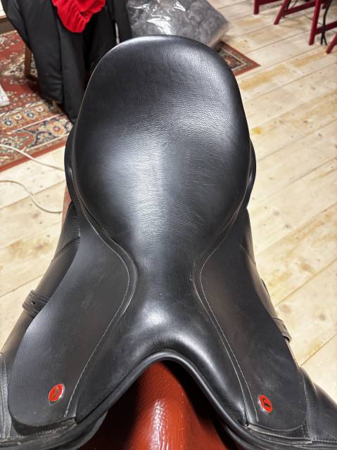 Sella da dressage Thorowgood   17.5" - 2019