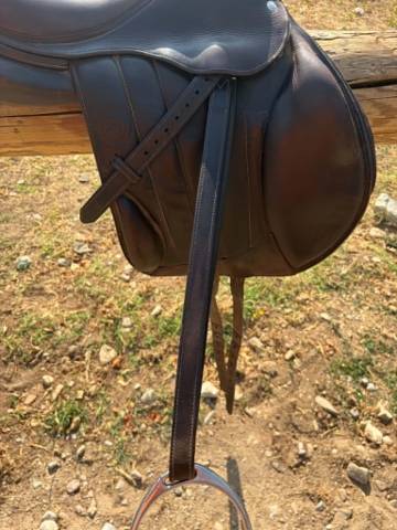 Sella da salto ostacoli Forestier  17" - 2018