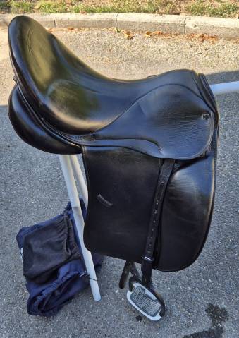 Sella da dressage Stubben  17" - 2017