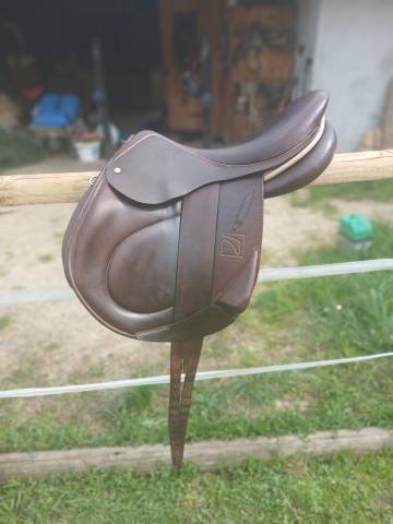 Sella da salto ostacoli Childeric  18" - 2019