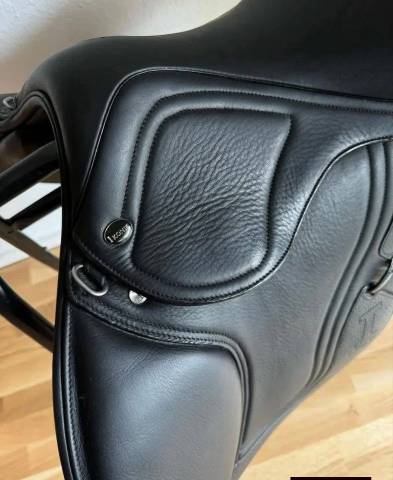 Sella amazzone Ikonic  17.5" - 2022