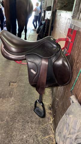 Sella da salto ostacoli Ikonic Light jumping  17.5" - 2022