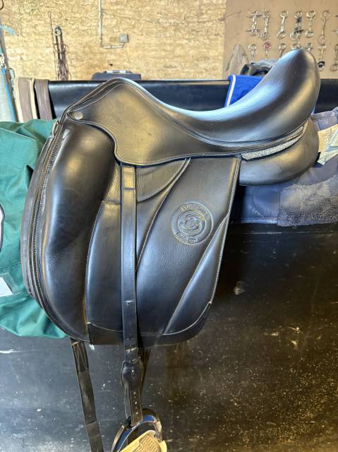 Sella da dressage Forestier  17" - 2023