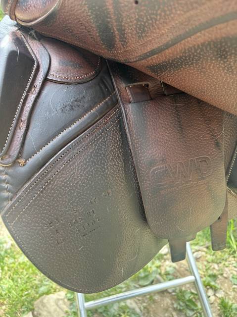 Sella da salto ostacoli CWD  16" - 2019