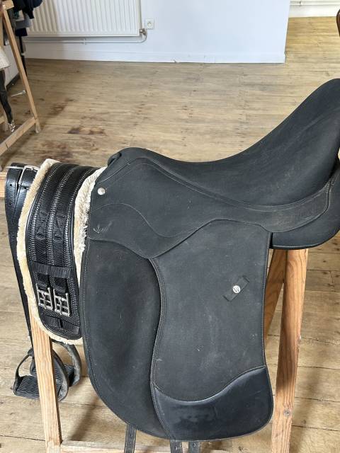 Sella da dressage Wintec Isabelle icon cairhart 17" - 2025