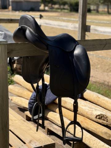 Sella da dressage Antar&egrave;s  17" - 2025