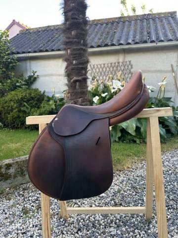 Sella da salto ostacoli Butet  17.5" - 2019