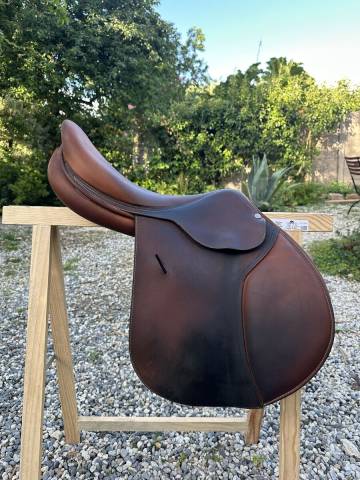 Sella da salto ostacoli Butet  17.5" - 2019