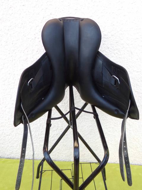 Sella da dressage Childeric  18" - 2021