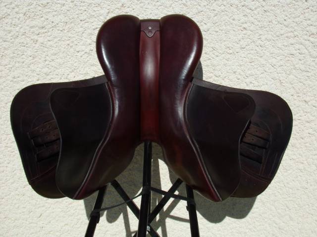 Sella da salto ostacoli CWD  17.5" - 2024