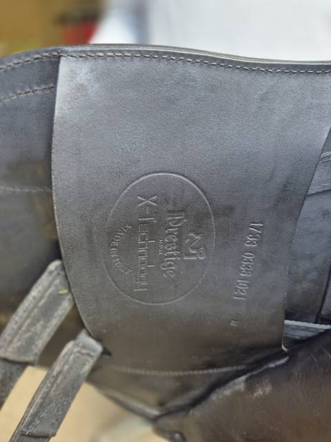 Sella da salto ostacoli Prestige Italia  17.5" - 2015