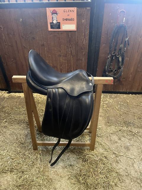 Sella da dressage Butet  17" - 2015