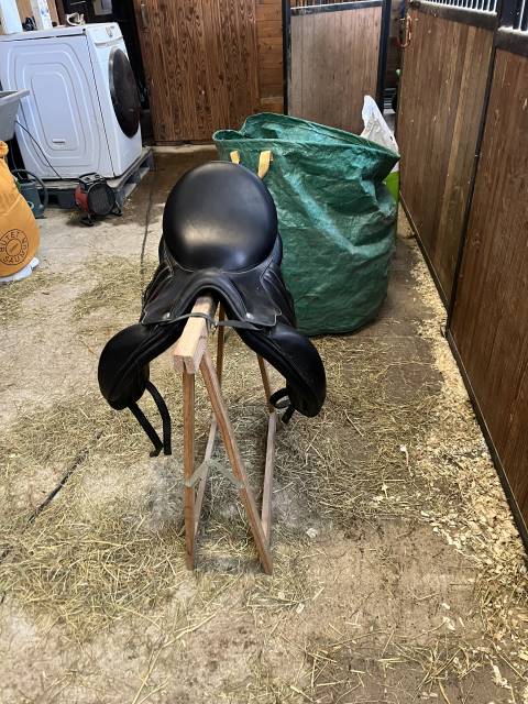 Sella da dressage Butet  17" - 2015