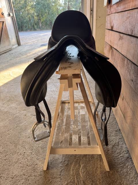 Sella da dressage Bates  17.5" - 2021