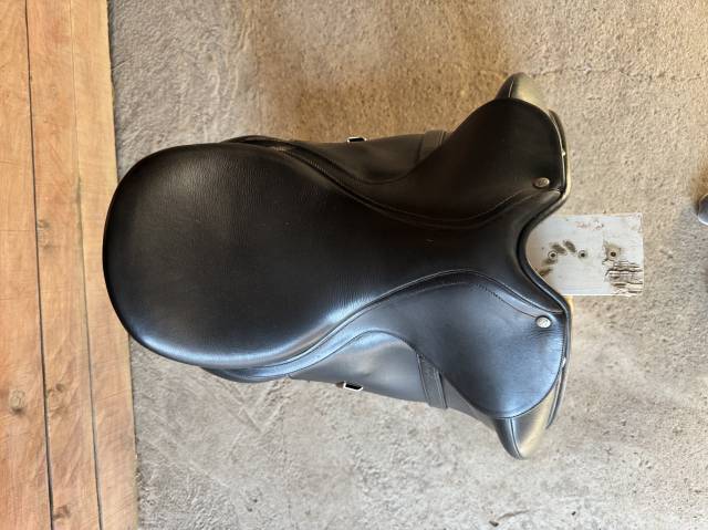 Sella da dressage Bates  17.5" - 2021