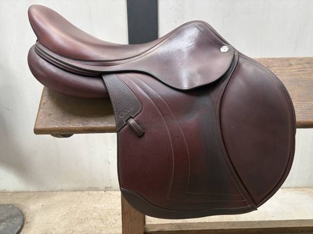 Sella da salto ostacoli CWD  17.5" - 2024