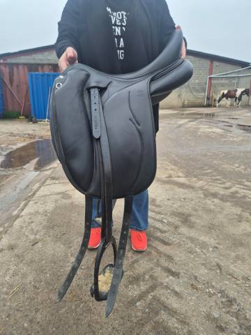 Sella da dressage Devoucoux  18" - 2018