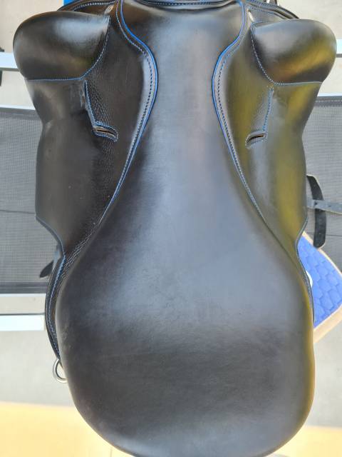 Sella mista  Manta Cuir 17.5" - 2021