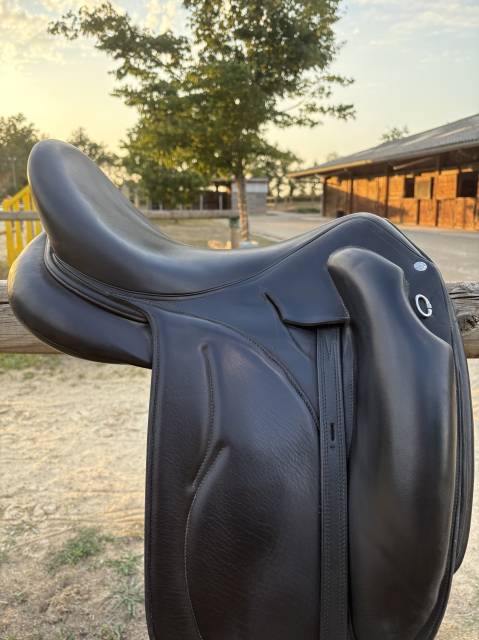 Sella da dressage Devoucoux  18" - 2015