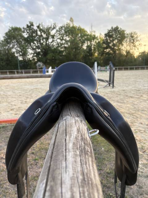 Sella da dressage Devoucoux  18" - 2015