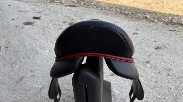 Sella da dressage Forestier  17.5" - 2023