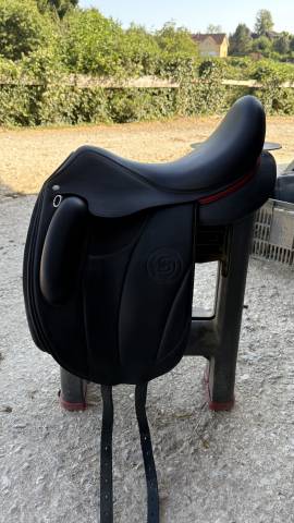 Sella da dressage Forestier  17.5" - 2023