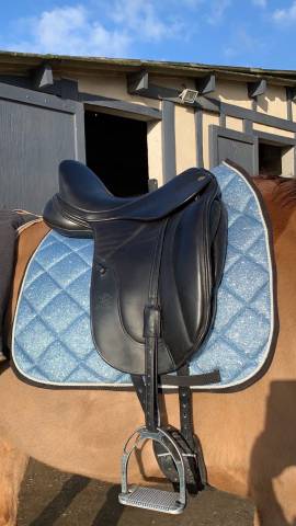 Sella da dressage Fairfax Classic Moveavle Block Dressage 17.5" - 2018