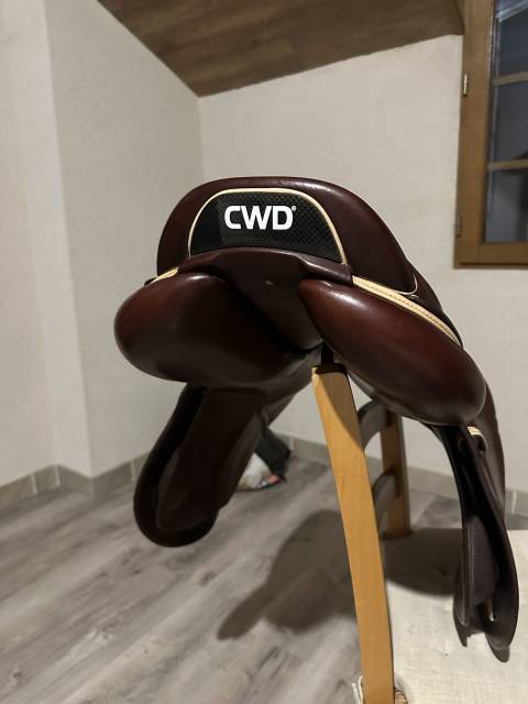Sella da salto ostacoli CWD  17" - 2019
