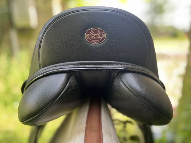 Sella da dressage KENT & MASTERS Comp&eacute;tition s&eacute;rie 17" - 2024