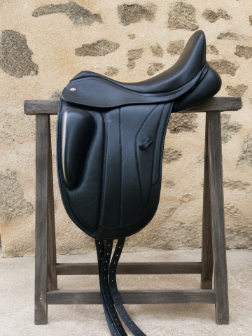 Sella da dressage KENT & MASTERS Comp&eacute;tition s&eacute;rie 17" - 2024