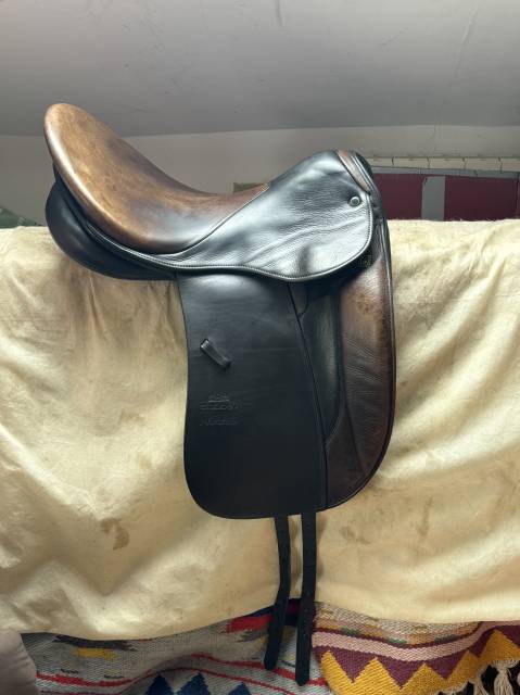 Sella da dressage Stubben  17.5" - 2020
