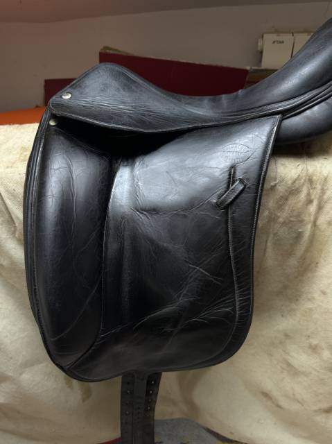 Sella da dressage Devoucoux  17.5" - 1996