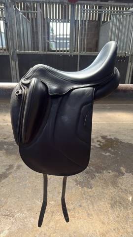 Sella da dressage Antar&egrave;s  17.5" - 2022