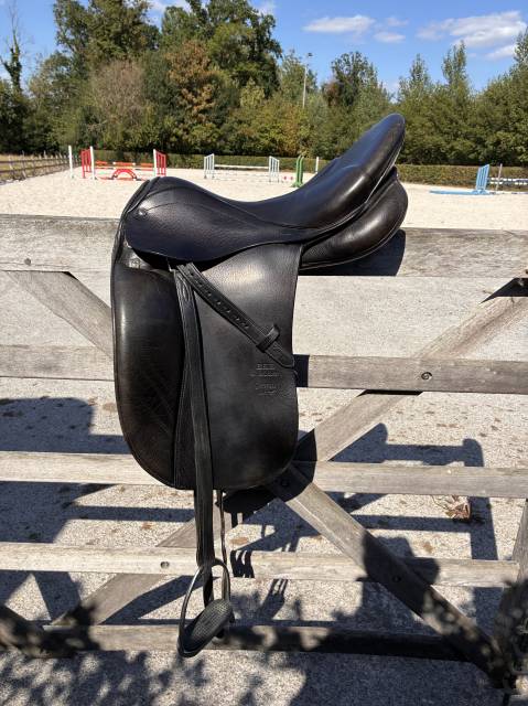 Sella da dressage Stubben  18" - 2021