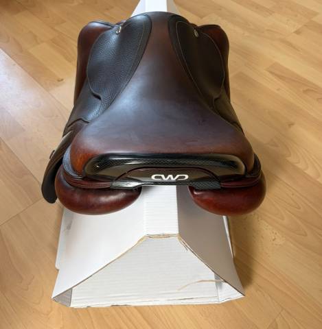 Sella da salto ostacoli CWD 2Gs 17.5" - 2024