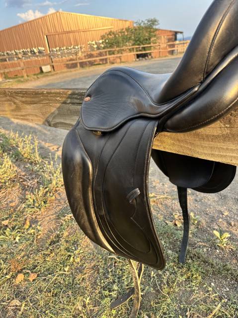Sella da dressage Eric Thomas  17" - 2018