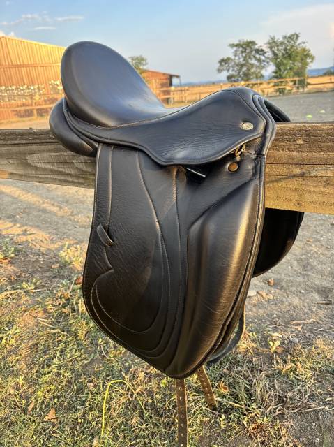 Sella da dressage Eric Thomas  17" - 2018