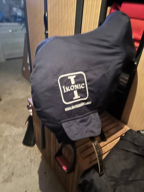 Sella da dressage Ikonic  17" - 2022