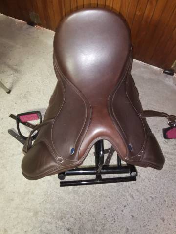 Sella da dressage Ikonic  17" - 2022