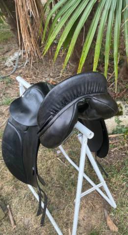 Sella da dressage County  17.5" - 2005