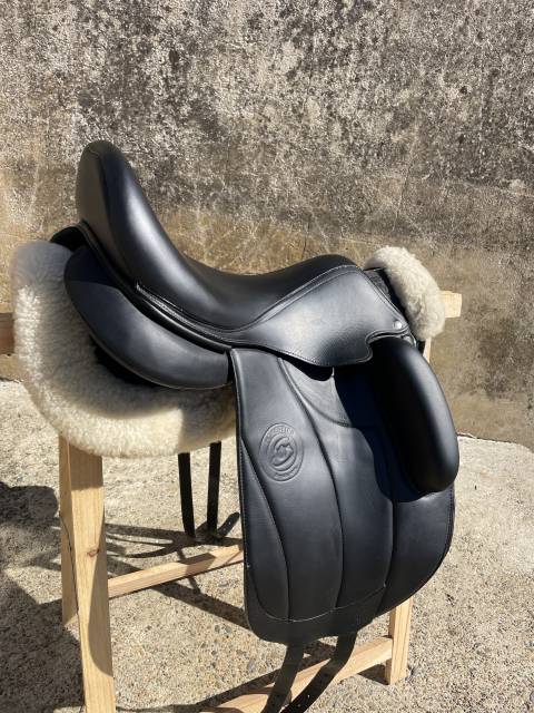 Sella da dressage Forestier  17.5" - 2023