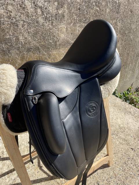 Sella da dressage Forestier  17.5" - 2023