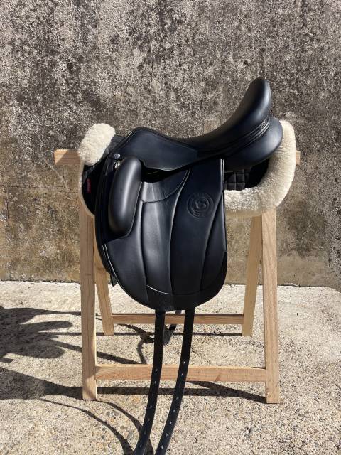 Sella da dressage Forestier  17.5" - 2023