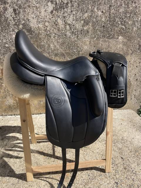Sella da dressage Forestier  17.5" - 2023