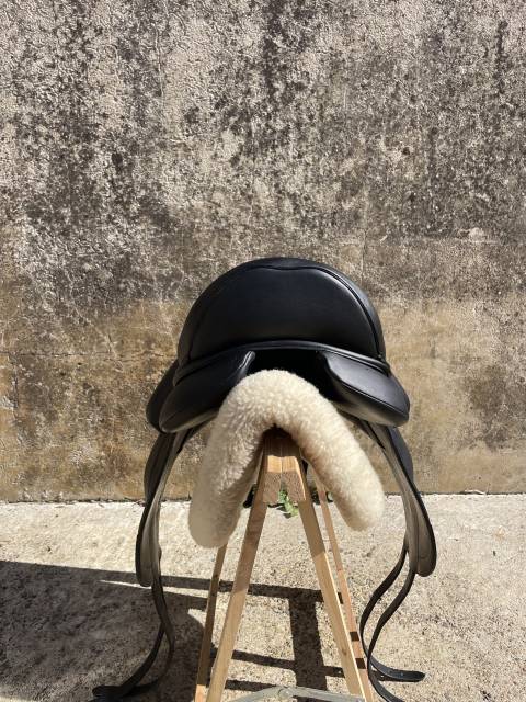 Sella da dressage Forestier  17.5" - 2023