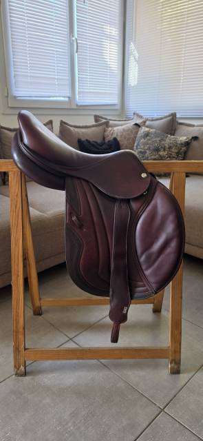 Sella da salto ostacoli CWD  17" - 2018