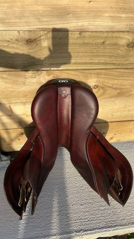 Sella da salto ostacoli CWD  17.5" - 2023
